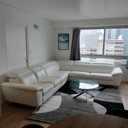 5 Mn 450m Walk Metro - La Defense - 3br - Parking Apartment *