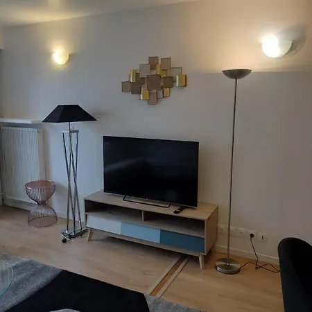5 Mn 450m Walk Metro - La Defense - 3br - Parking *
